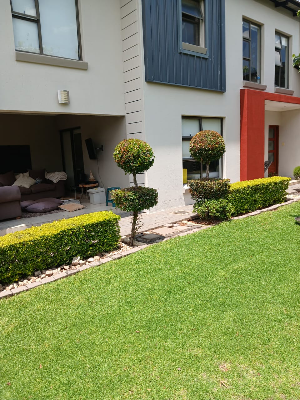 Finished professional townhouse exterior transformation
